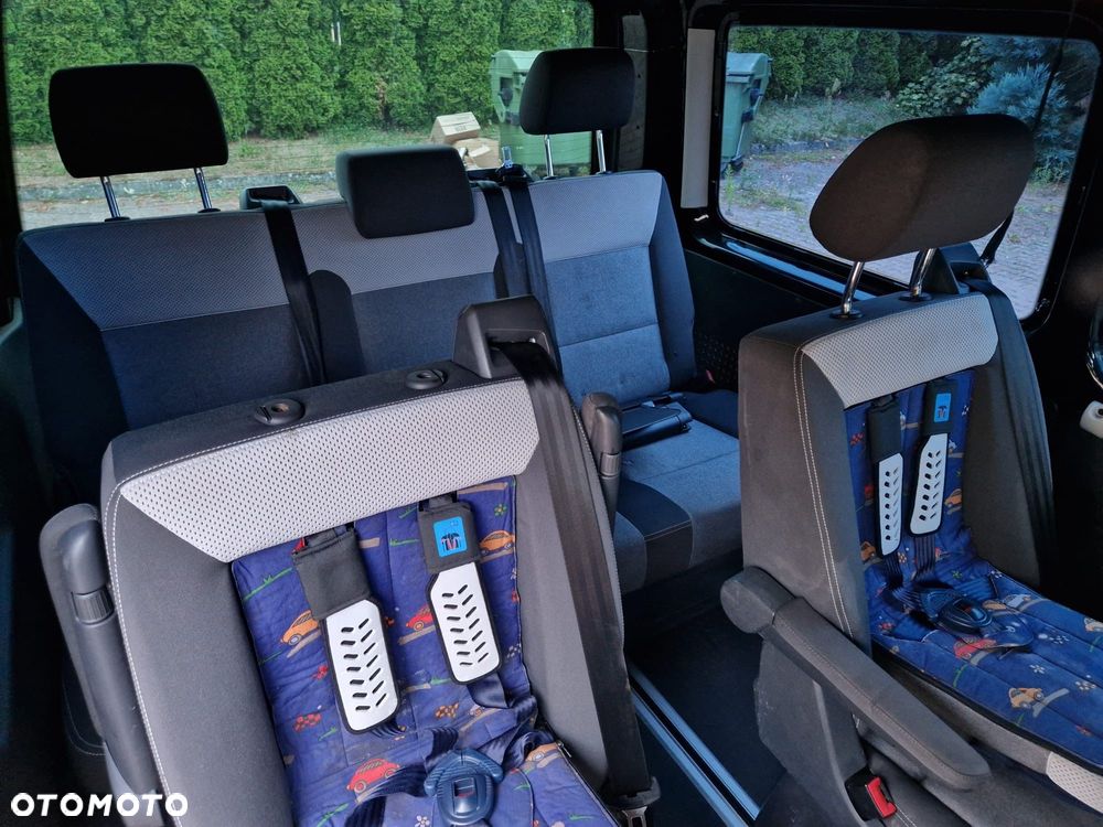 Volkswagen Multivan - 23