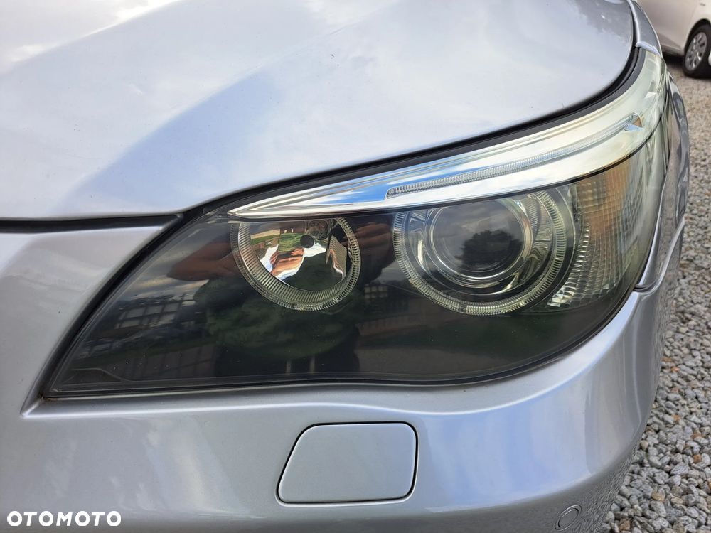 BMW Seria 5 523i Touring - 19