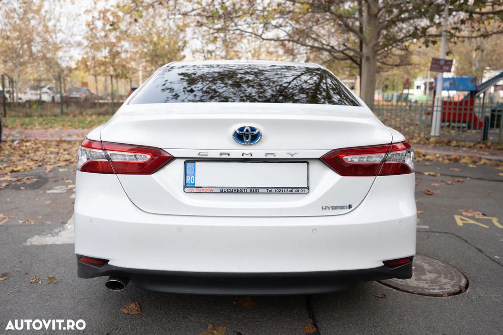 Toyota Camry 2.5 Hybrid Exclusive - 10