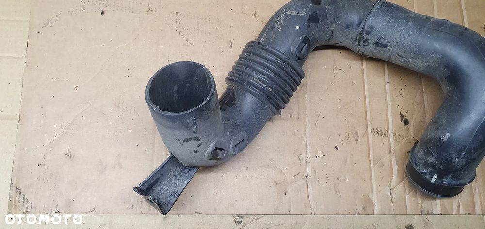 Rura dolot nawiewu powietrza Opel Movano III 2.3 DCI 8200751729 - 2