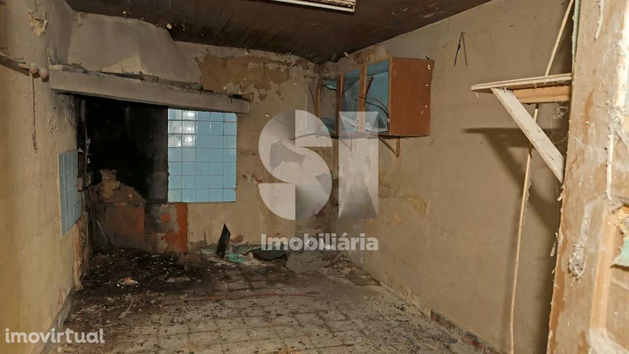 Moradia térrea T3, terreno com poço e dependências - Grande imagem: 5/22