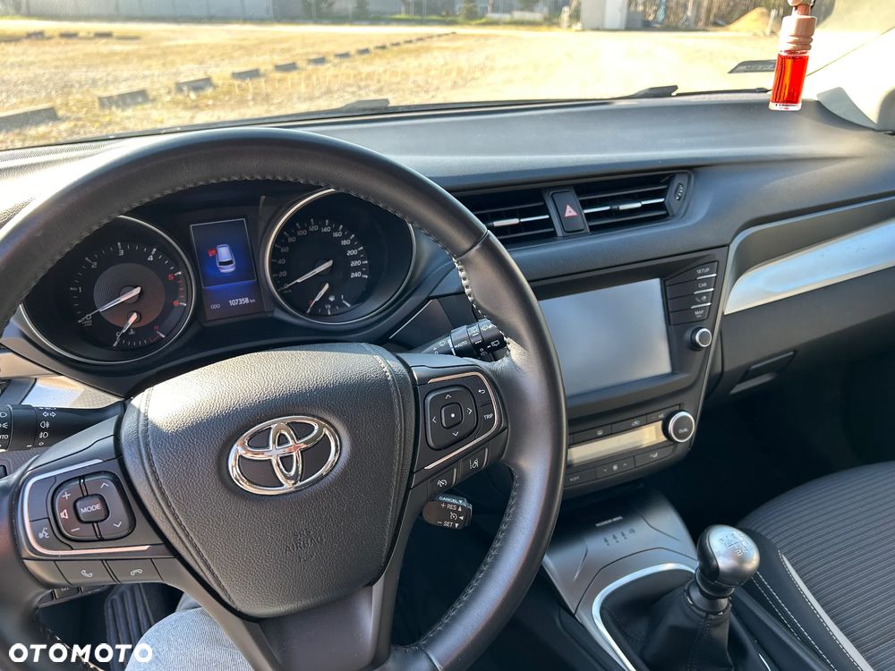 Toyota Avensis 2.0 D-4D Premium - 10