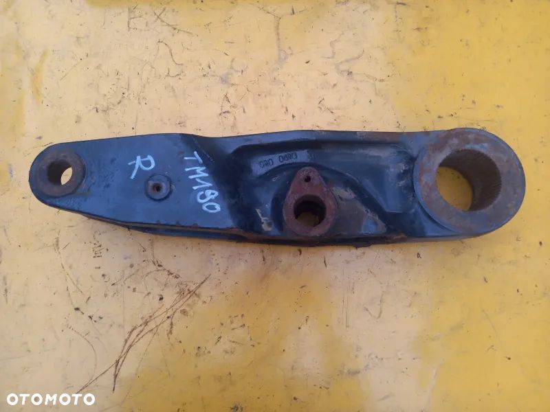 Ramiona wałek podnośnika plecaka New Holland TM190 - 10