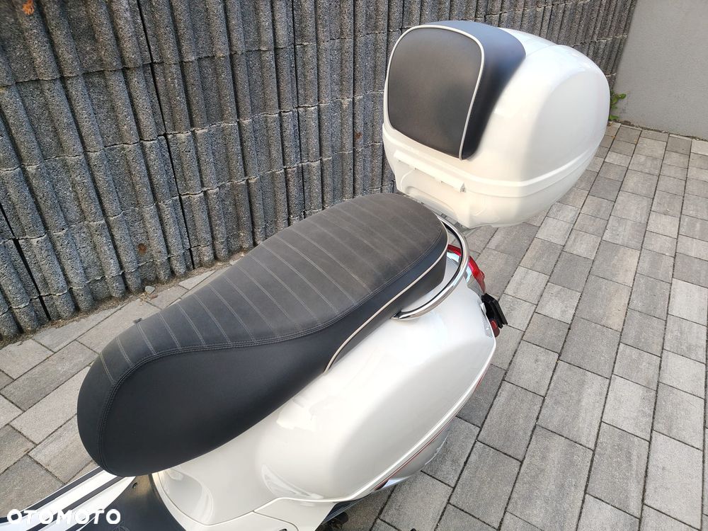 Piaggio Vespa - 16