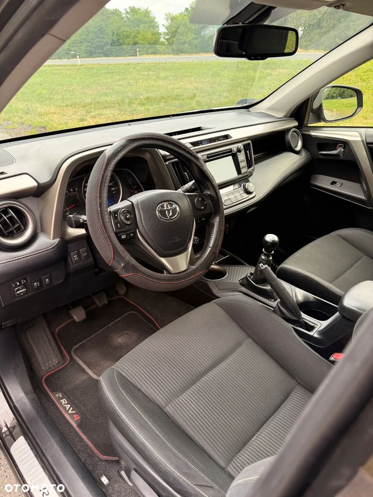 Toyota RAV4 2.0 D-4D Premium - 12