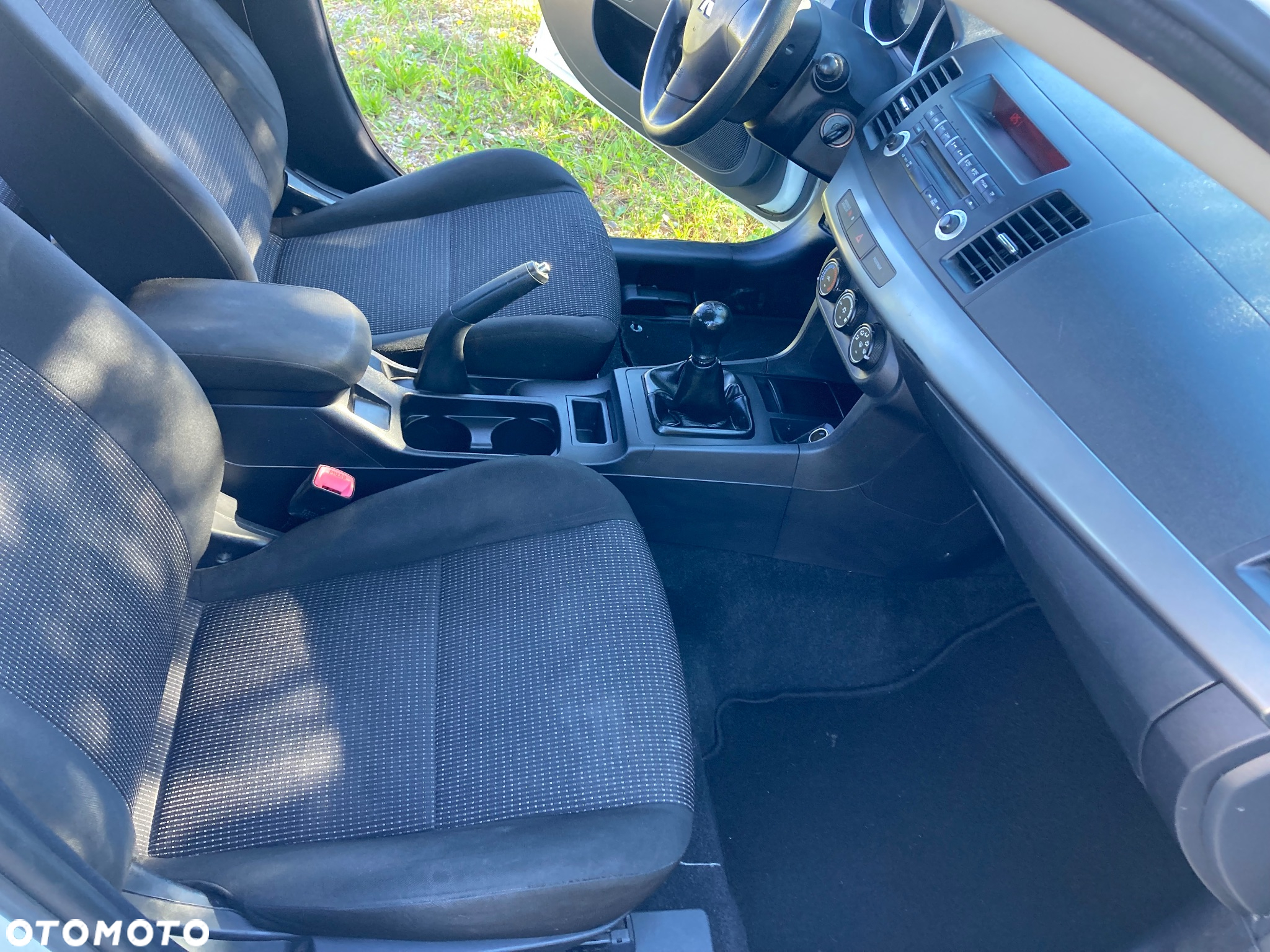 Mitsubishi Lancer 1.5 - 17