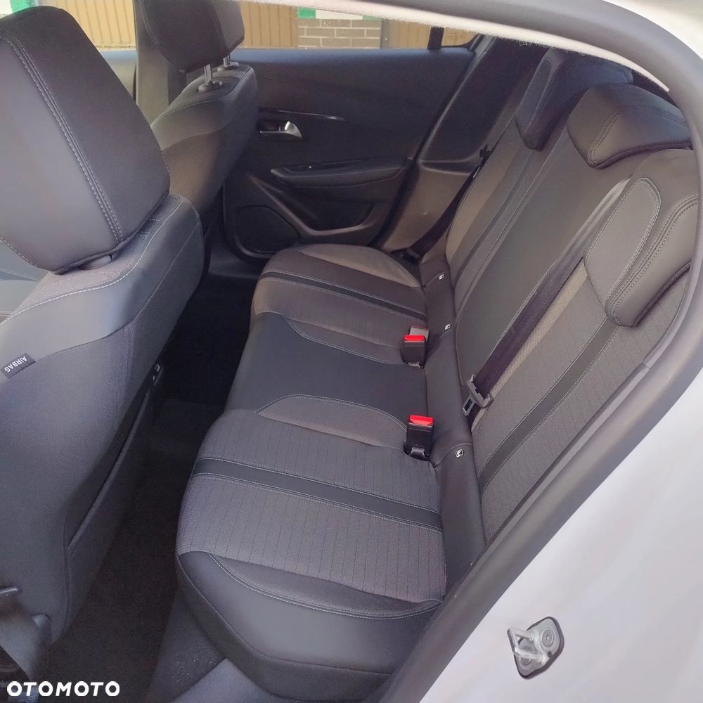 Peugeot 208 PureTech 100 EAT8 Allure Pack - 11