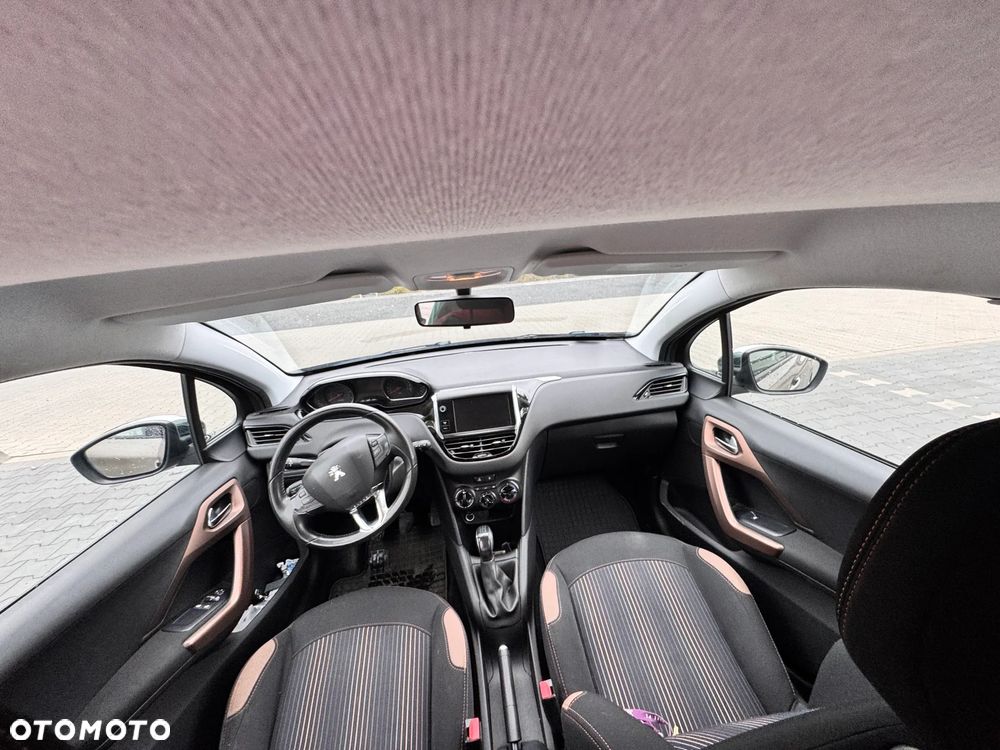 Peugeot 208 PureTech 82 Urban Move - 11