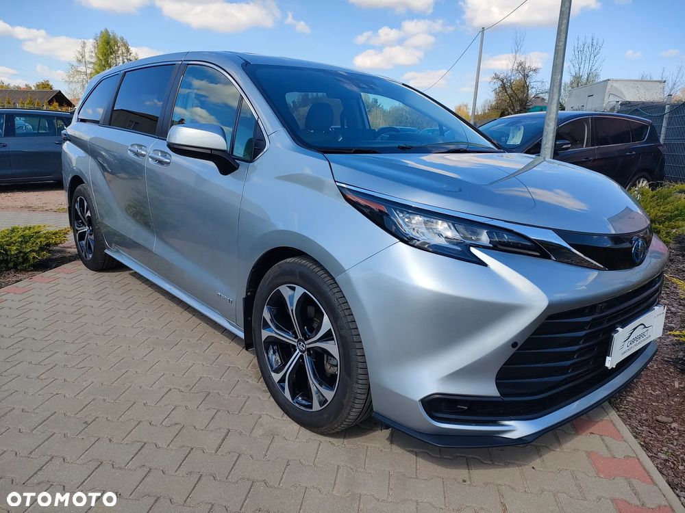 Toyota Sienna - 5