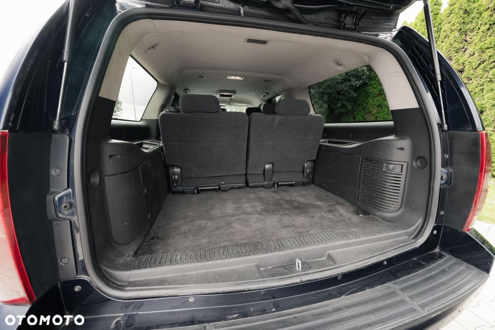 Chevrolet Suburban - 36