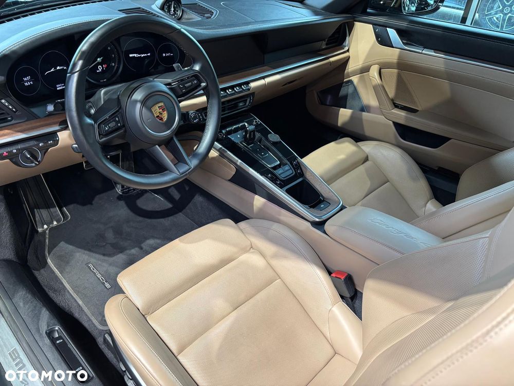 Porsche 911 Targa 4 - 6