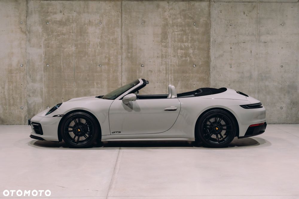 Porsche 911 Carrera 4 GTS - 1