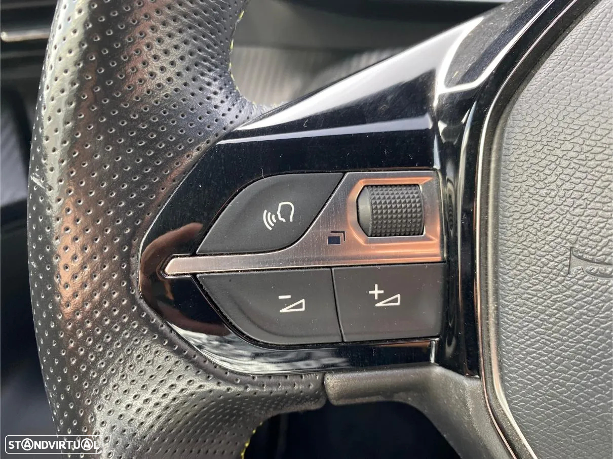 Peugeot e-2008 50 kWh GT Pack - 46