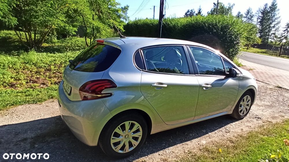 Peugeot 208 - 6