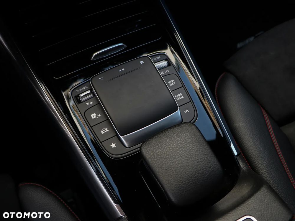 Mercedes-Benz GLA 200 AMG Line - 19