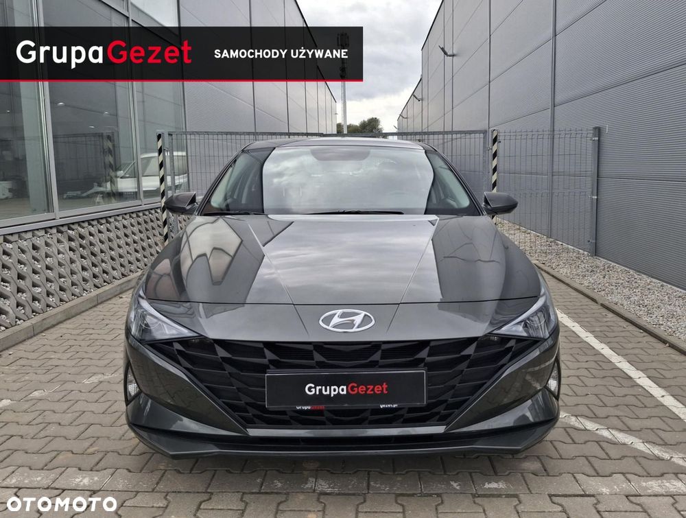 Hyundai Elantra - 2
