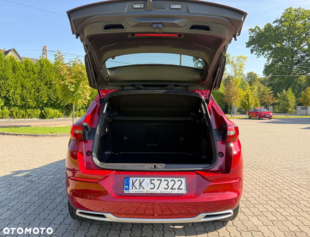 Opel Grandland X 1.2 T GPF Design&Tech S&S - 31