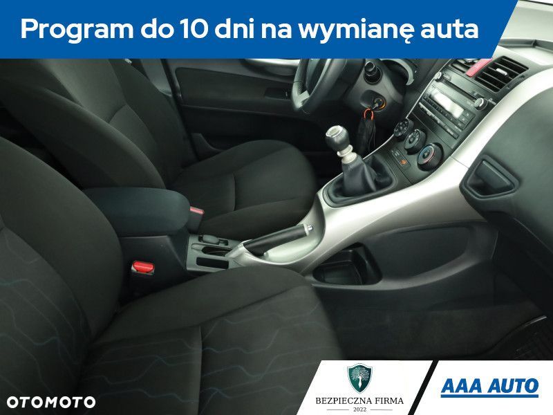 Toyota Auris - 8