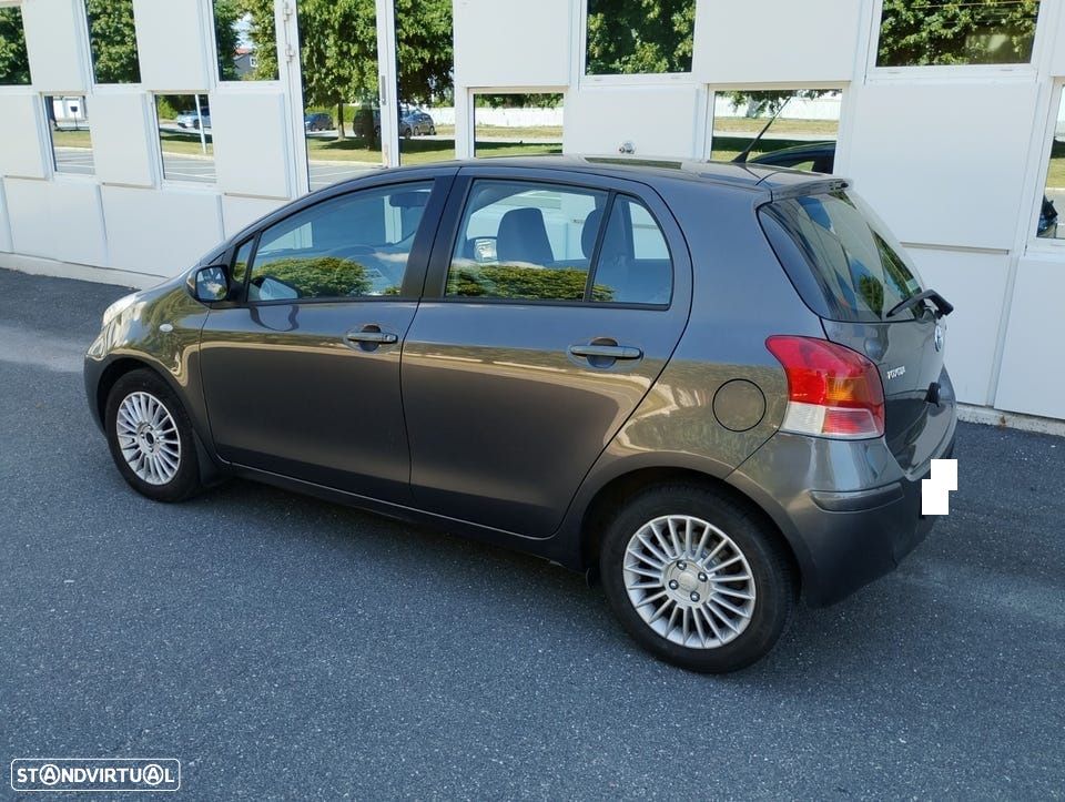 Toyota Yaris 1.33 VVT-i High Pack MM - 2