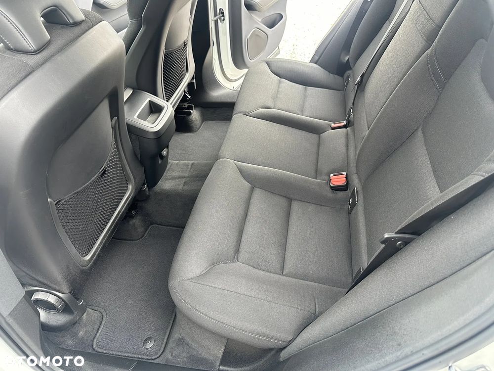 Volvo XC 60 T4 Momentum Pro - 8