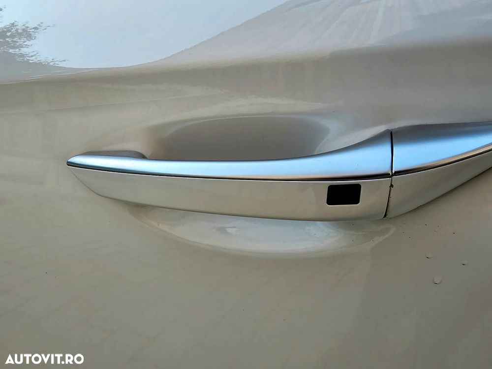 Hyundai IONIQ - 12