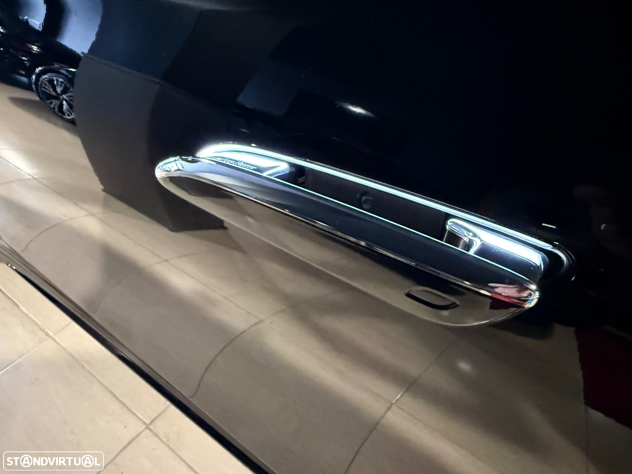 Mercedes-Benz E 300 Standard - 44