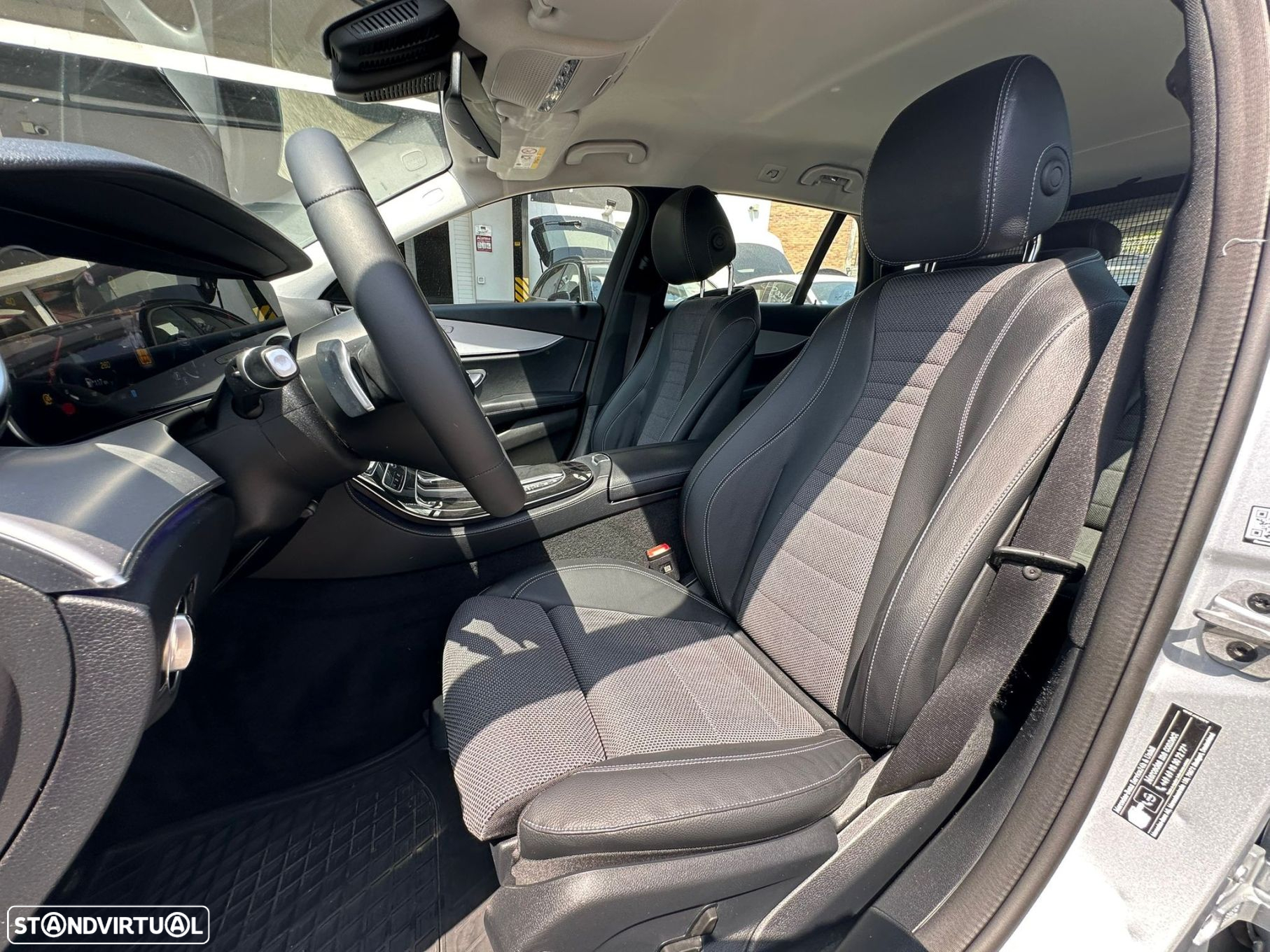 Mercedes-Benz E 220 d Avantgarde - 14