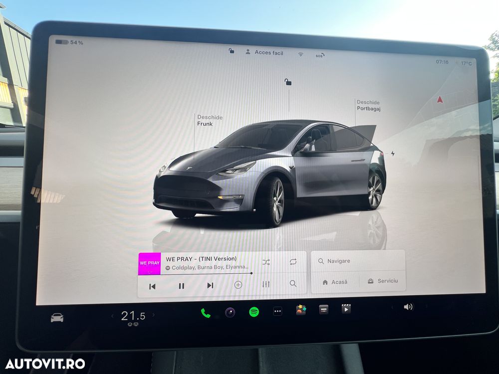 Tesla Model Y - 10