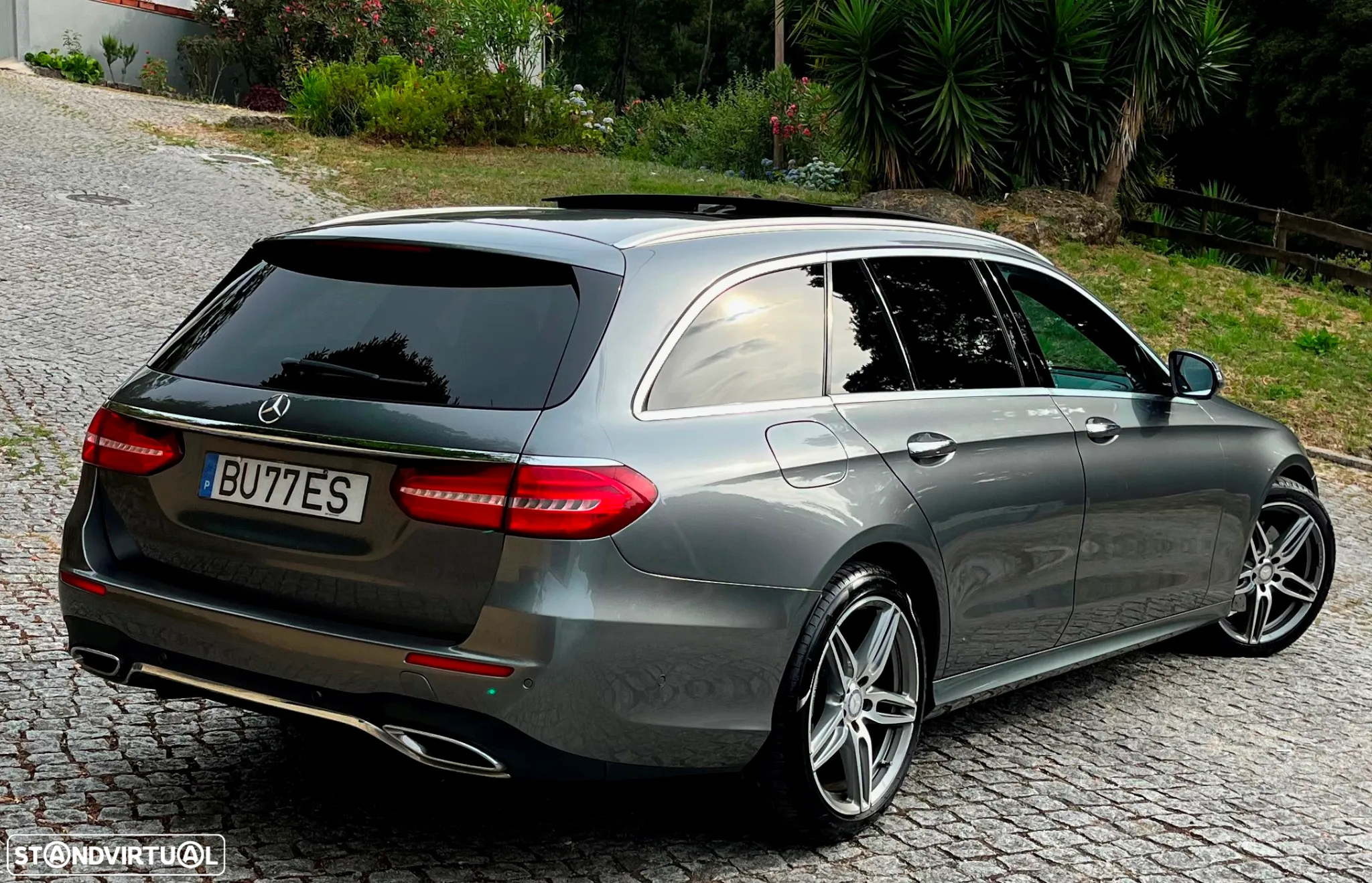 Mercedes-Benz E 220 d 4Matic T 9G-TRONIC AMG Line - 4