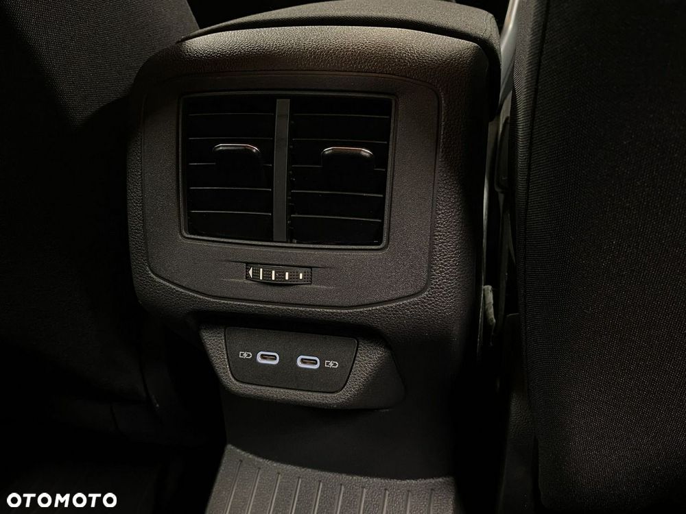 Volkswagen T-Roc - 18