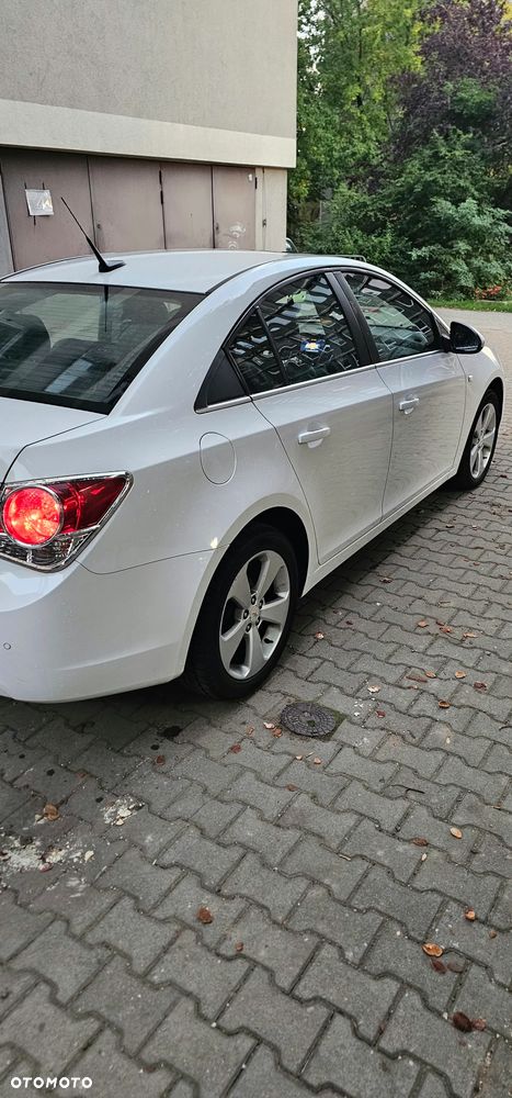 Chevrolet Cruze 2011 photo 3