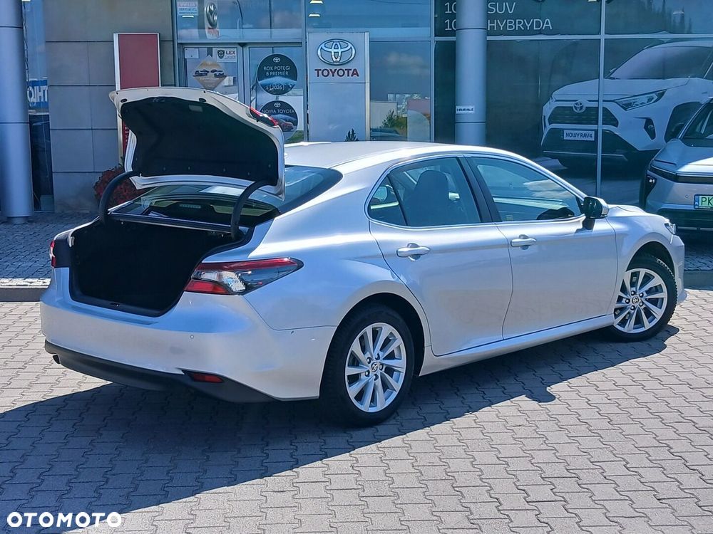 Toyota Camry 2.5 Hybrid Comfort CVT - 6