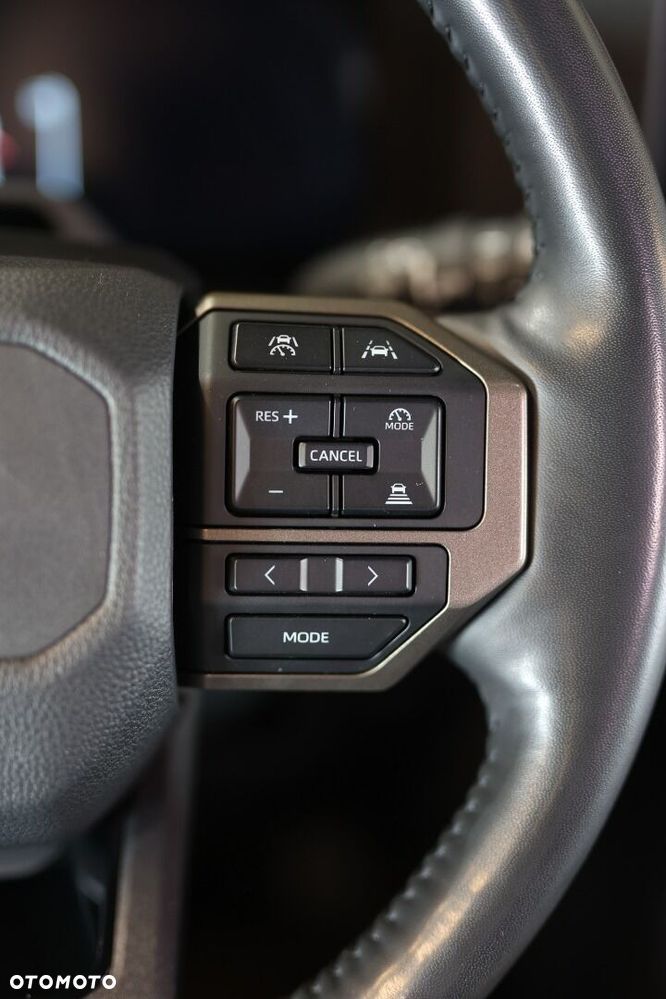 Toyota Land Cruiser - 33