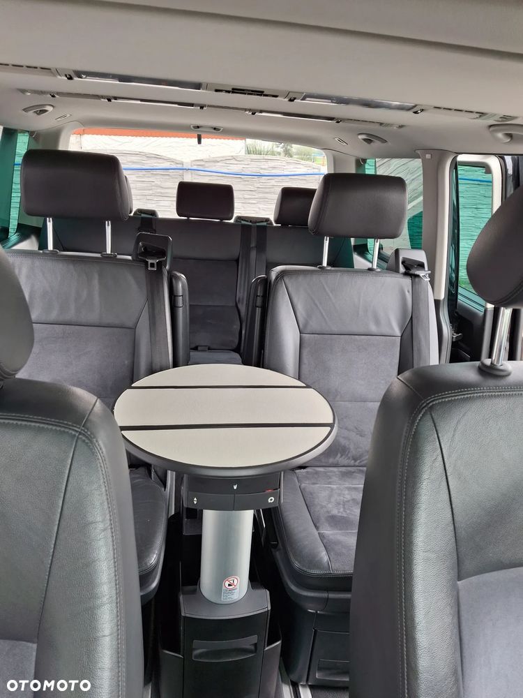 Volkswagen Multivan - 22
