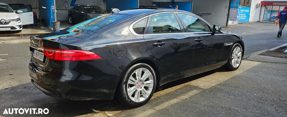 Jaguar XF 20d RWD Prestige - 4