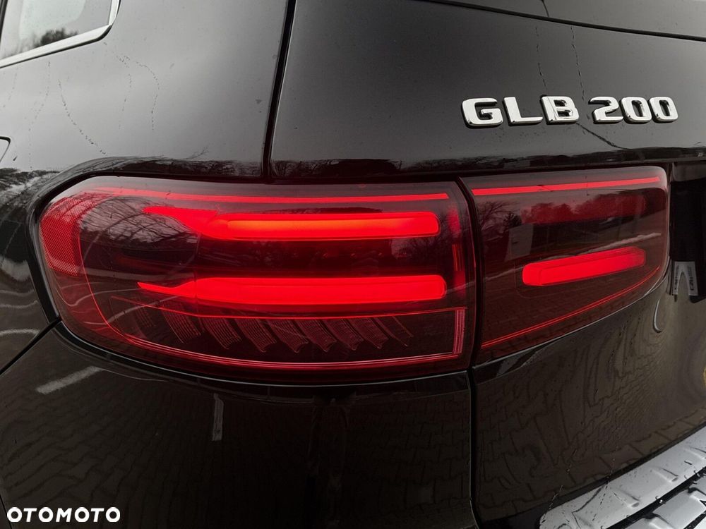 Mercedes-Benz GLB - 13