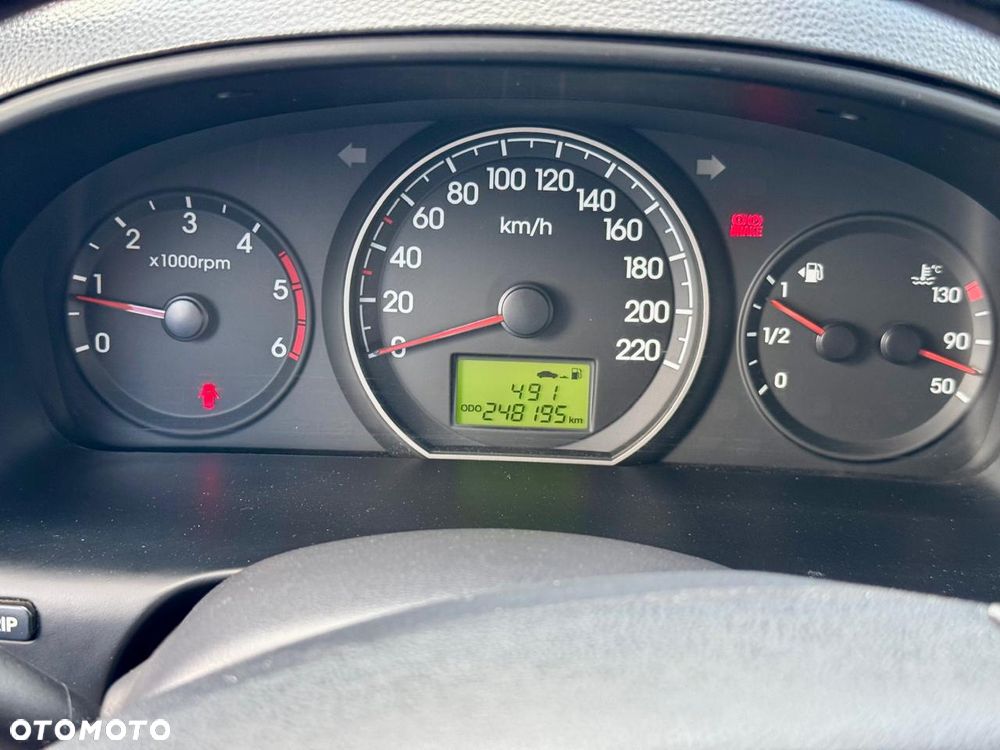Hyundai H-1 2.5 CRDi Comfort - 14