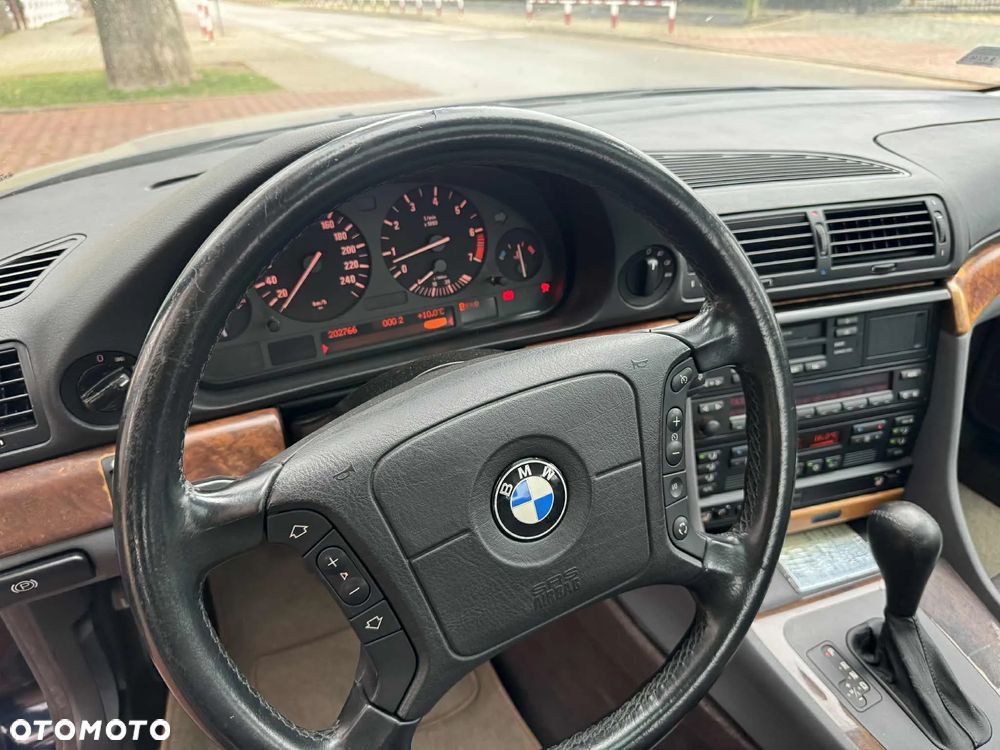 BMW Seria 7 - 7