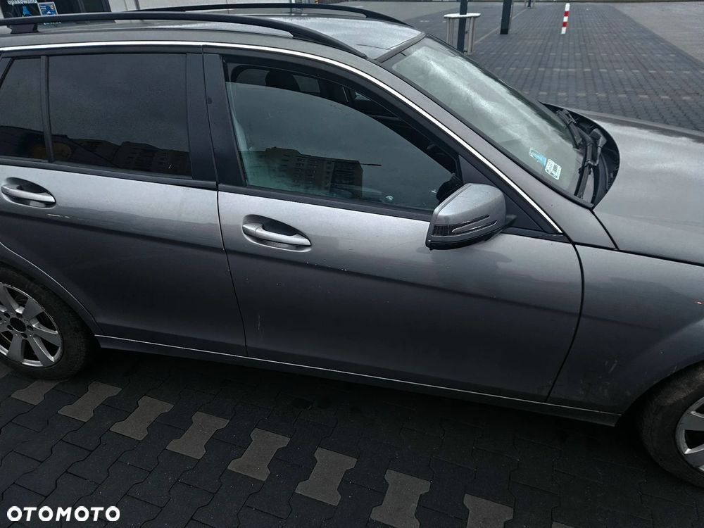 Mercedes-Benz Klasa C 220 CDI DPF Automatik BlueEFFICIENCY Avantgarde - 8