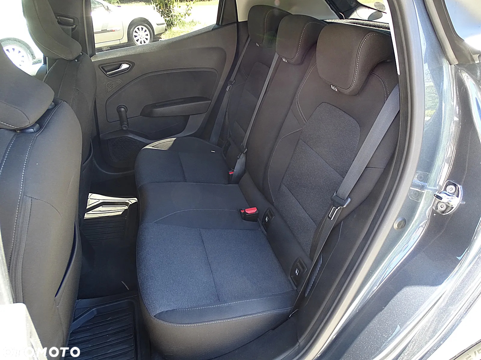 Renault Clio 1.6 E-TECH Techno - 7