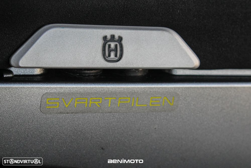 Husqvarna Svartpilen 401 - 19