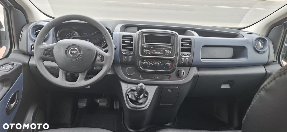 Opel Vivaro - 10