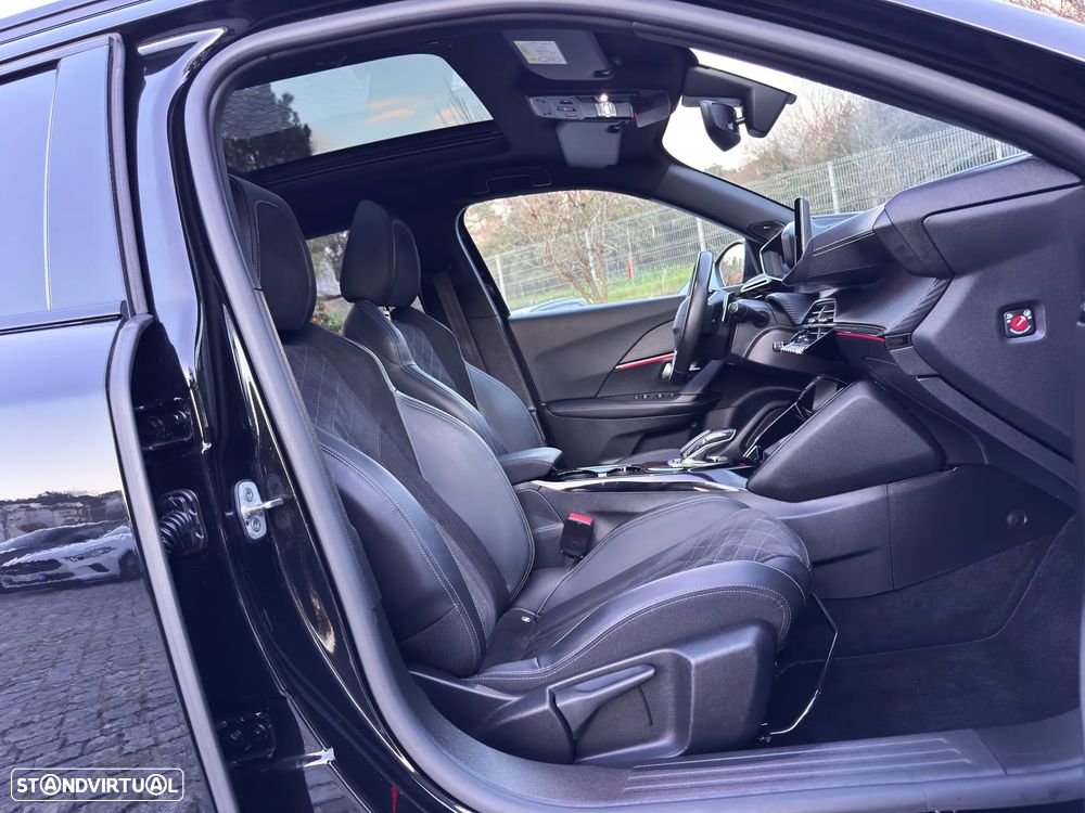 Peugeot 2008 1.2 PureTech GT Pack EAT8 - 47