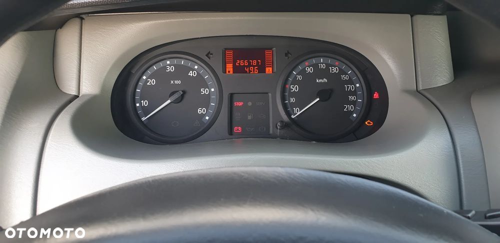 Renault Trafic - 16