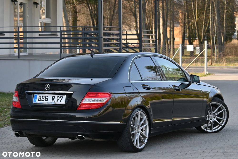 Mercedes-Benz Klasa C 350 CDI DPF 7G-TRONIC BlueEFFICIENCY Avantgarde - 13