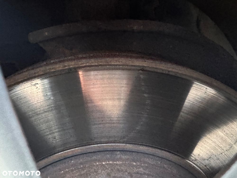 Toyota Auris 1.6 Premium + - 12