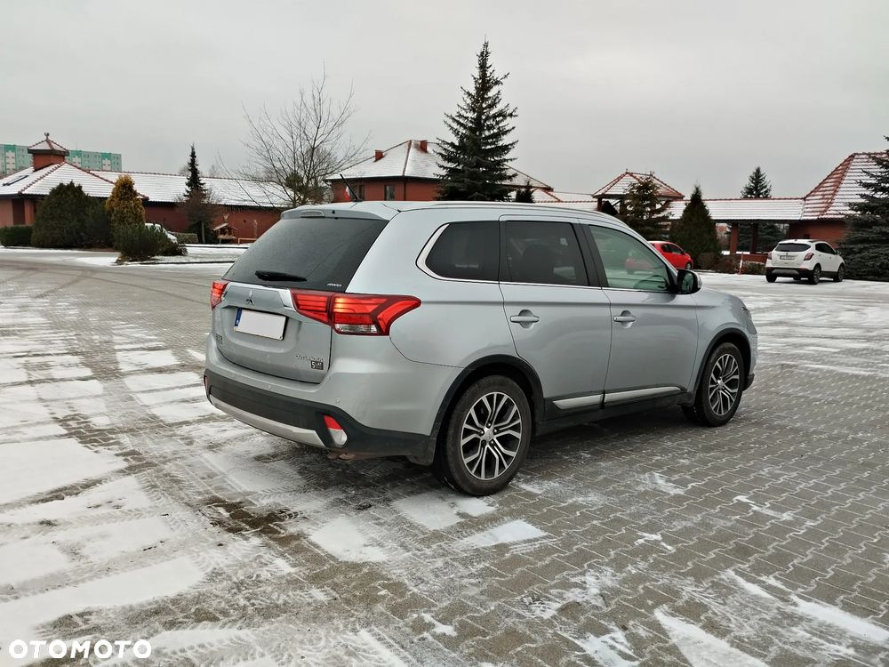 Mitsubishi Outlander 2.0 Intense + 4WD CVT - 3