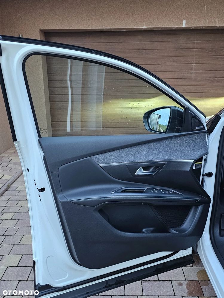 Peugeot 5008 1.5 BlueHDi Allure S&S EAT8 - 11