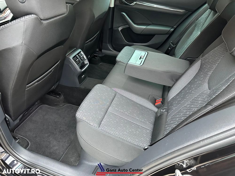 Skoda Octavia 2.0 TDI DSG Style - 23