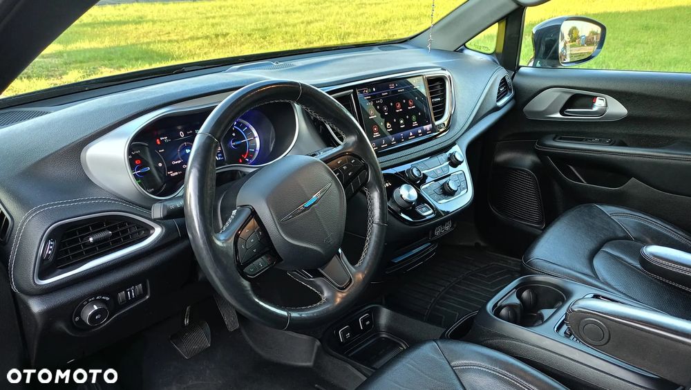 Chrysler Pacifica - 29
